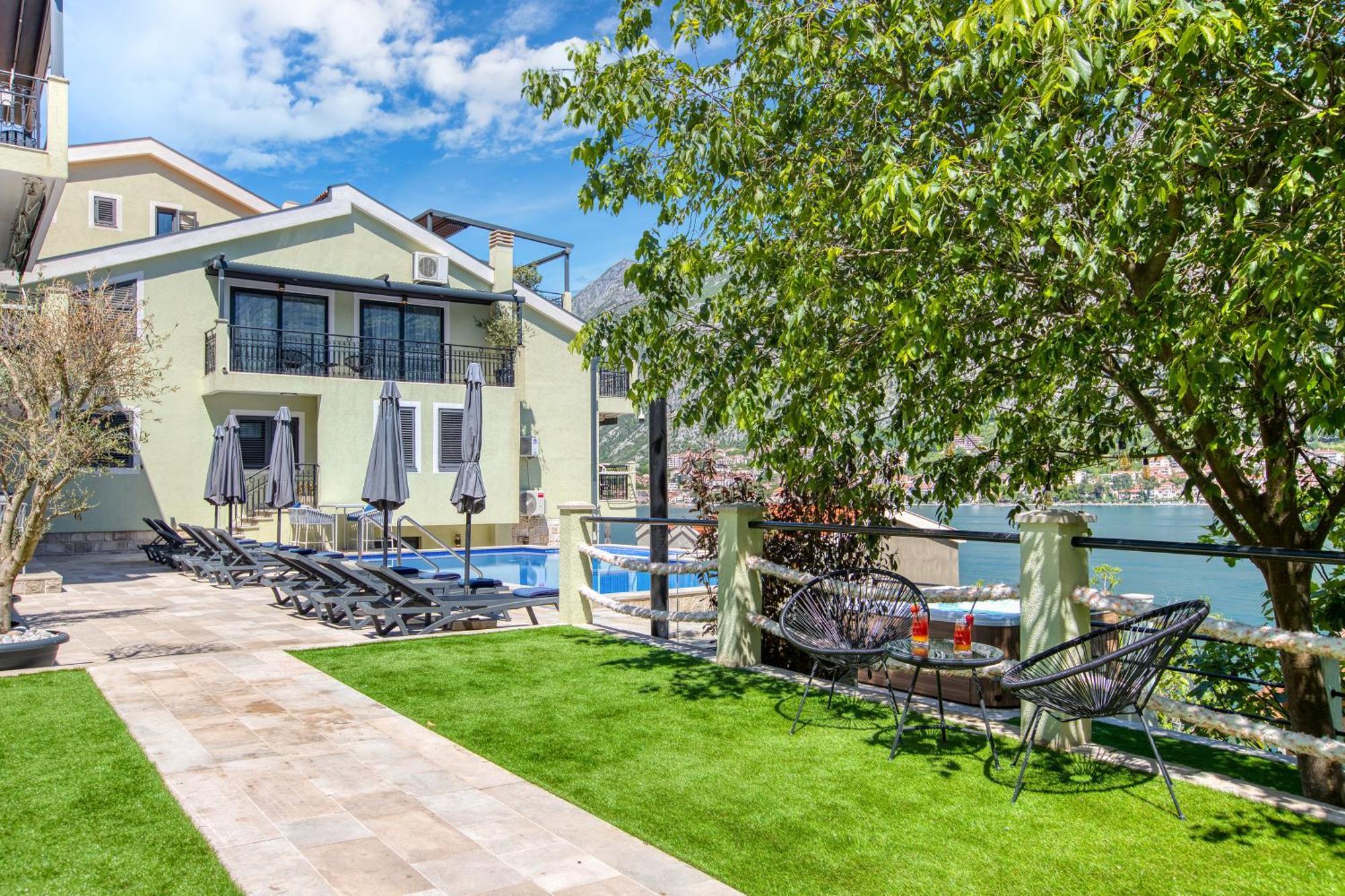 Dekaderon Lux Apartments Kotor Dış mekan fotoğraf
