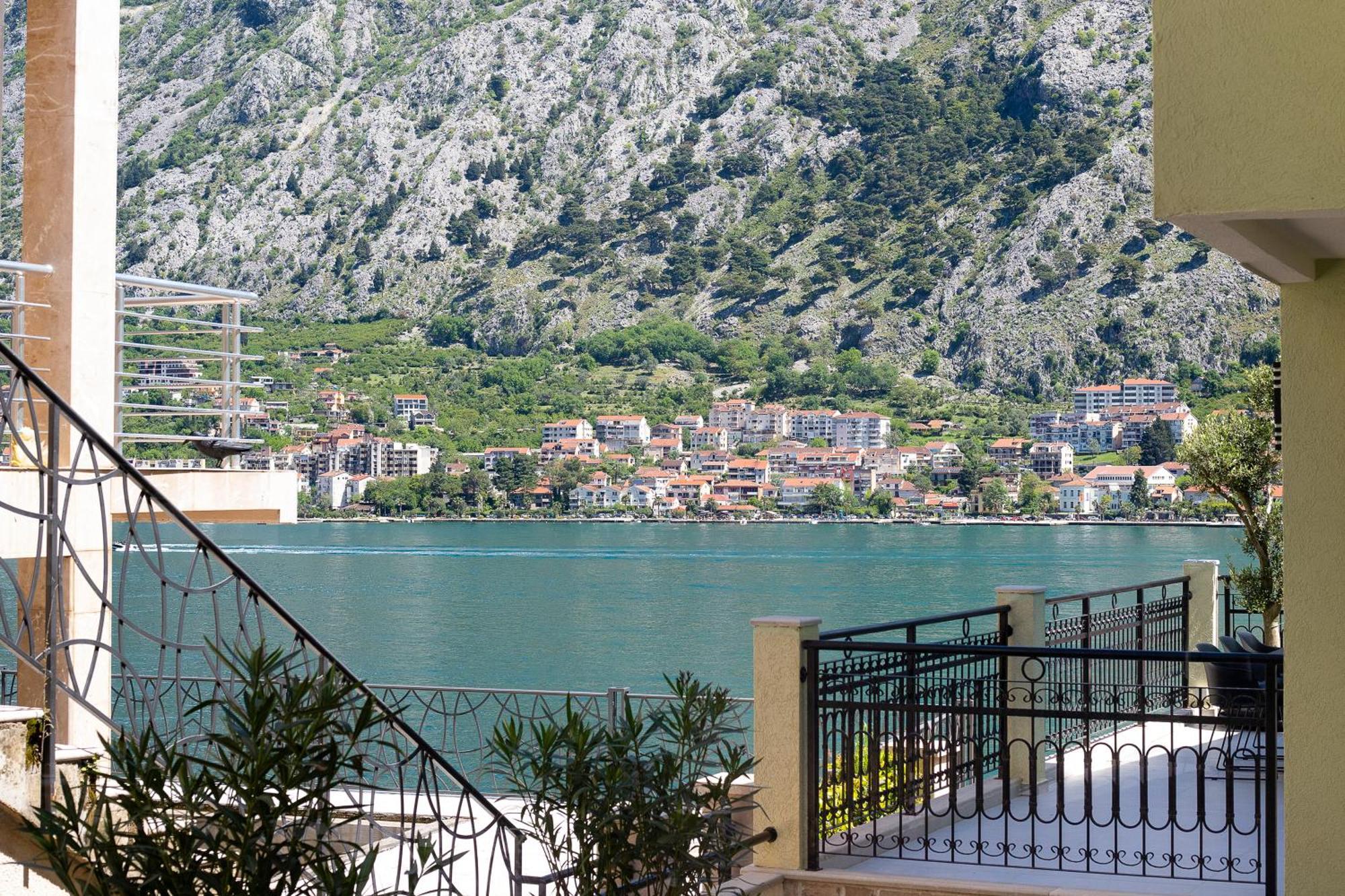 Dekaderon Lux Apartments Kotor Dış mekan fotoğraf